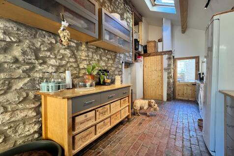 Super sized handy utility/dog room