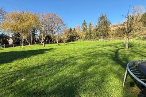 1.5 acres to enjoy for ponies, sheep etc