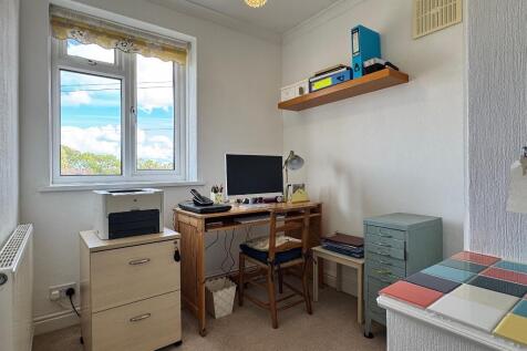 Bedroom 3 or ideal home office