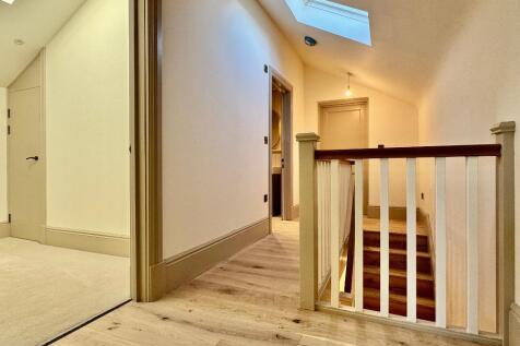 Landing (outside the second bedroom)