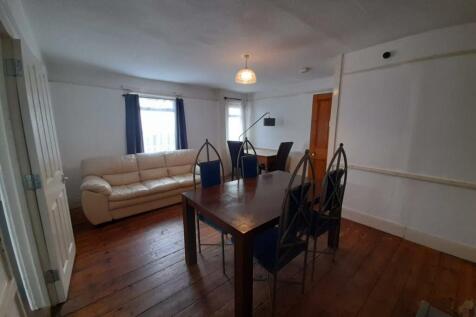29 Beaumont Road dining room .jpg