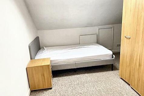 bedroom 2 (3).jpeg