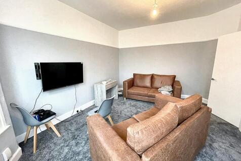 living room 2 (1).jpeg