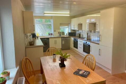 KITCHEN1.jpg