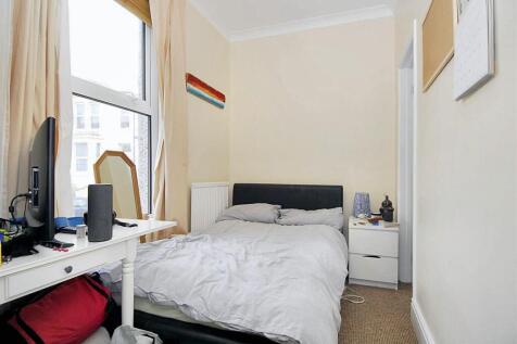 50 furze bedroom 3.jpeg