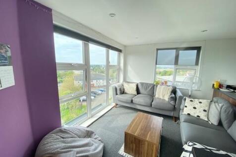 Peninsula flat 8 lounge.jpg