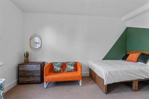 ROOM.jpg