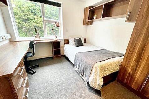 peninsula bedroom.jpeg