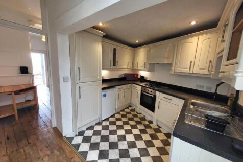 cheltenham kitchen.jpg