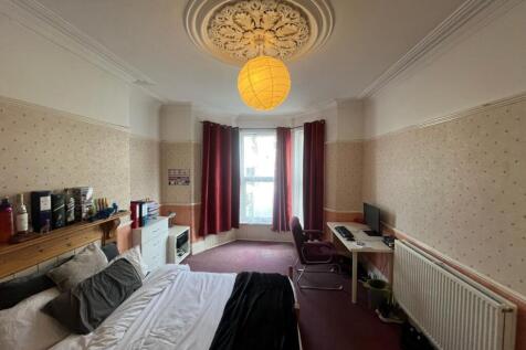 33 Hamilton Room 1 photo.jpg