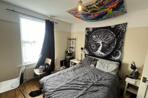 33 Hamilton Room 3 photo.jpg