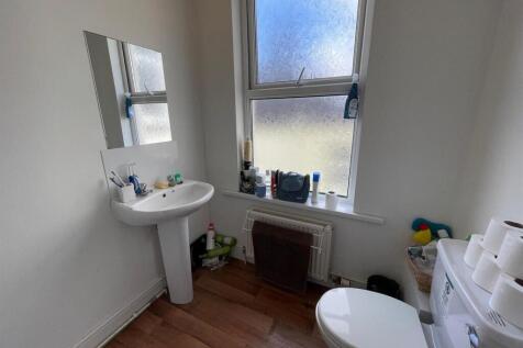 Bathroom.jpg