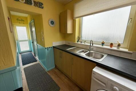 25 Wake Street Kitchen 3.JPG