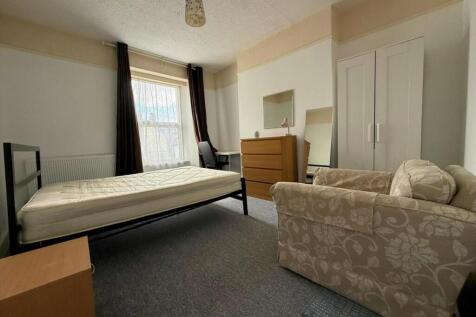 25 Wake Street Room 4 2.JPG