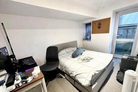 bedroom 2 acre (1).jpeg