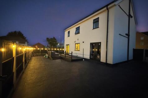 Driveway (night)