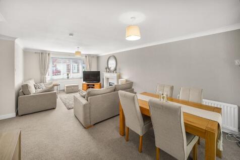 Lounge /  Dining Room