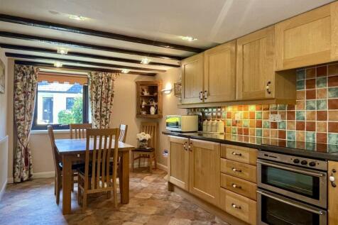 Kitchen 2.JPEG