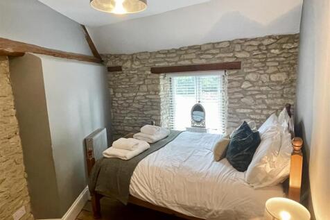 Bedroom 2.JPEG