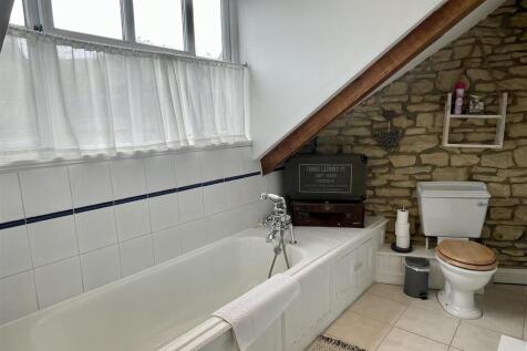 Bathroom.JPEG