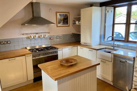 Kitchen.JPG