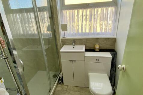 Shower Room.jpg