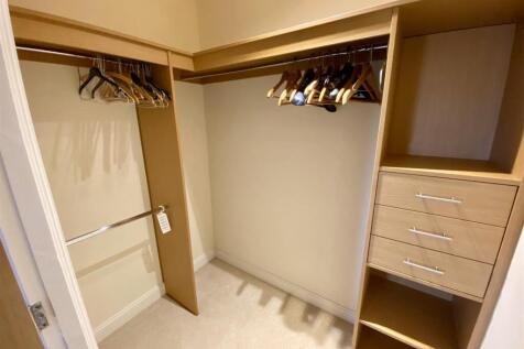 Walk-in Wardrobe.JPG