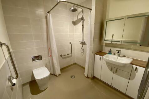 Shower Room.JPG