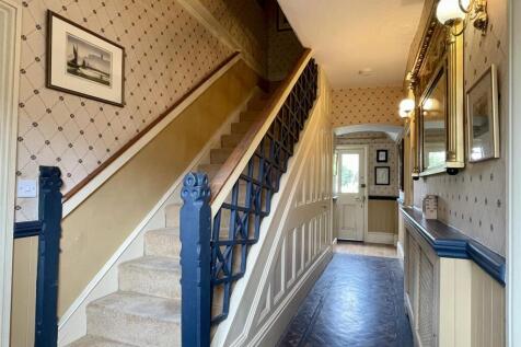 Entrance hall.JPEG