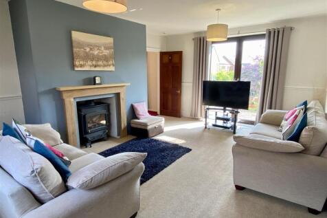 Sitting Room 2.JPEG