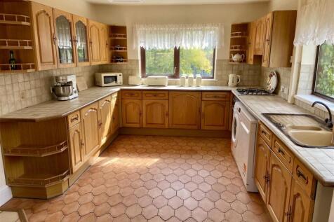 Kitchen Breakfast Room.JPG