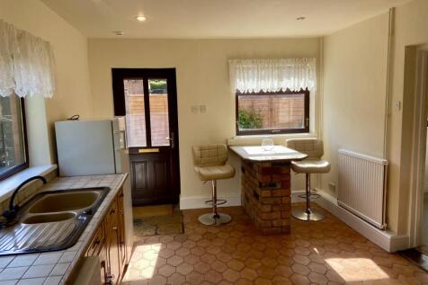 Kitchen breakfast Room 2.jpg