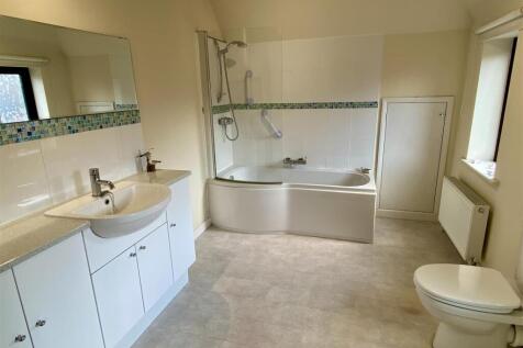 Bathroom.JPEG