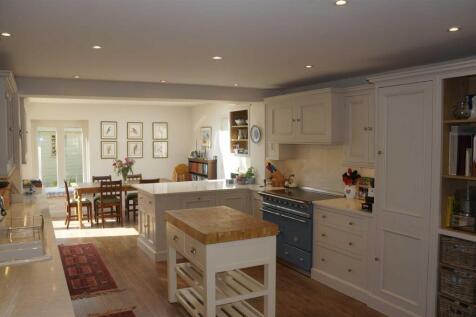 Kitchen/Dining Room (1)