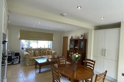 Dining Area of Kitchen.JPG