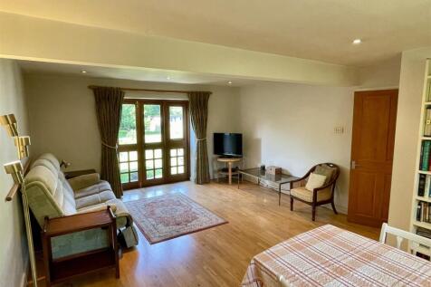 Sitting Room.JPEG