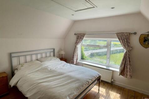 Bedroom 2.JPEG