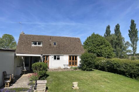 Rear Elevation and Garden.JPG