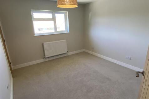 Bedroom 2.JPG
