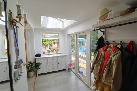 Image 25 - Velux Room (1).jpg