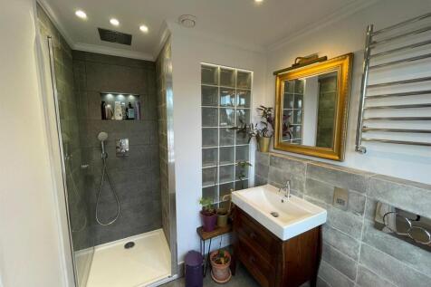 Image 26 - Ensuite (1).jpg