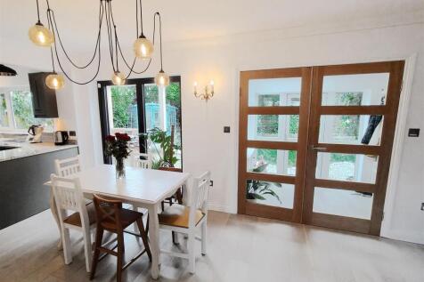 Kitchen &amp; Dining Area