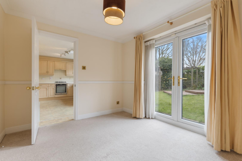 4 Manor Grange, Shepley 12_297.png