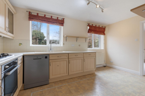 4 Manor Grange, Shepley 08_297.png