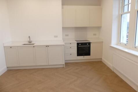 OPEN PLAN LIVING AREA
