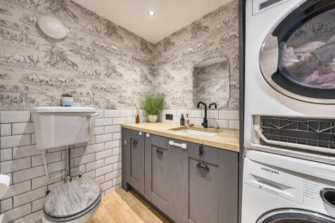 13689881568ee53804b2b3