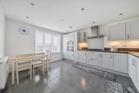 13883348693a94e39c2bc