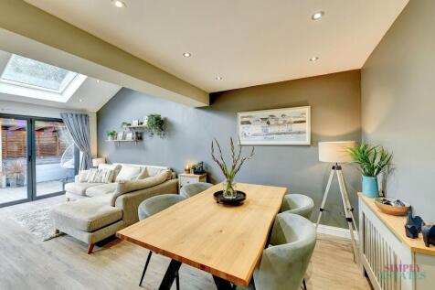 Kitchen/Lounge/Dining Area