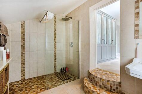 Main Ensuite