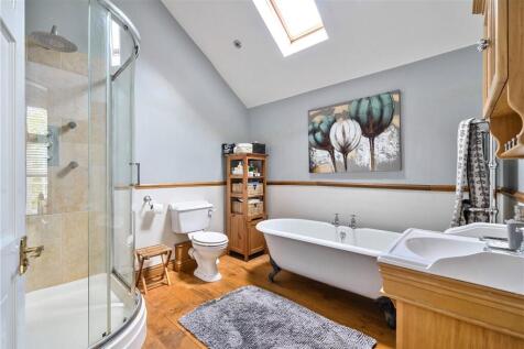 Main Ensuite